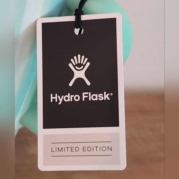 Hydro Flask Limited Edition Tumbler - Picture 4 of 7